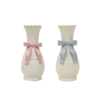 2A 18CM CERAMIC WHITE VASE W/BLUE & PINK BOW