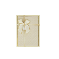 3/SET WHITE EMBOSSED HEART GIFT BOX S:23X17X7CM, M: 26X19X8CM, L:29X21X9.8CM