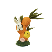 50X23X72CM KNITTED CARROTS W/BUNNY & CHICK